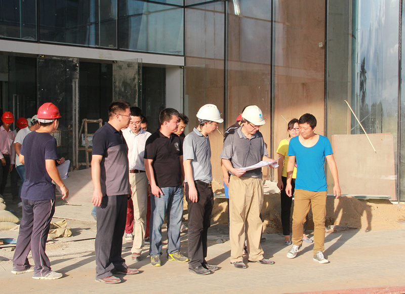 中免集團董事長、總經(jīng)理彭輝視察 海棠灣免稅購物中心項目