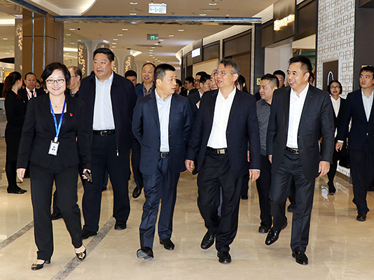 離島免稅新政重大標(biāo)志性項(xiàng)目落成  ?？?、博鰲免稅店開(kāi)業(yè)儀式在?？陧樌e行