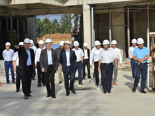 中國(guó)旅游集團(tuán)董事長(zhǎng)萬(wàn)敏蒞臨三亞國(guó)際免稅城視察工作