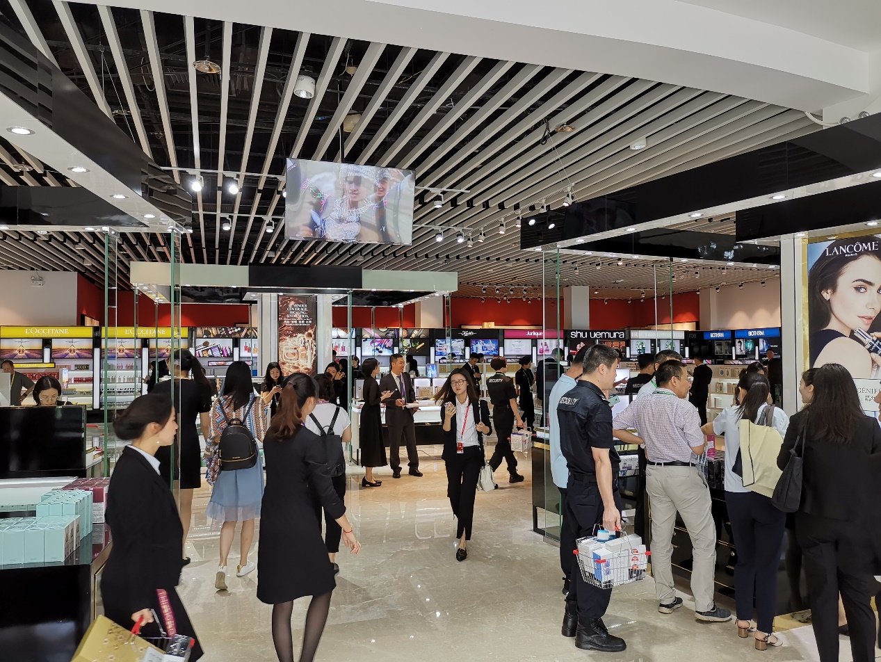 博鰲亞洲論壇期間中免集團(tuán)博鰲免稅店銷(xiāo)售火爆