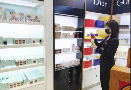 【中國(guó)免稅人在行動(dòng)·一線直擊篇】之九： 防“疫”當(dāng)前，服務(wù)不減，為恢復(fù)經(jīng)營(yíng)提供堅(jiān)實(shí)保障