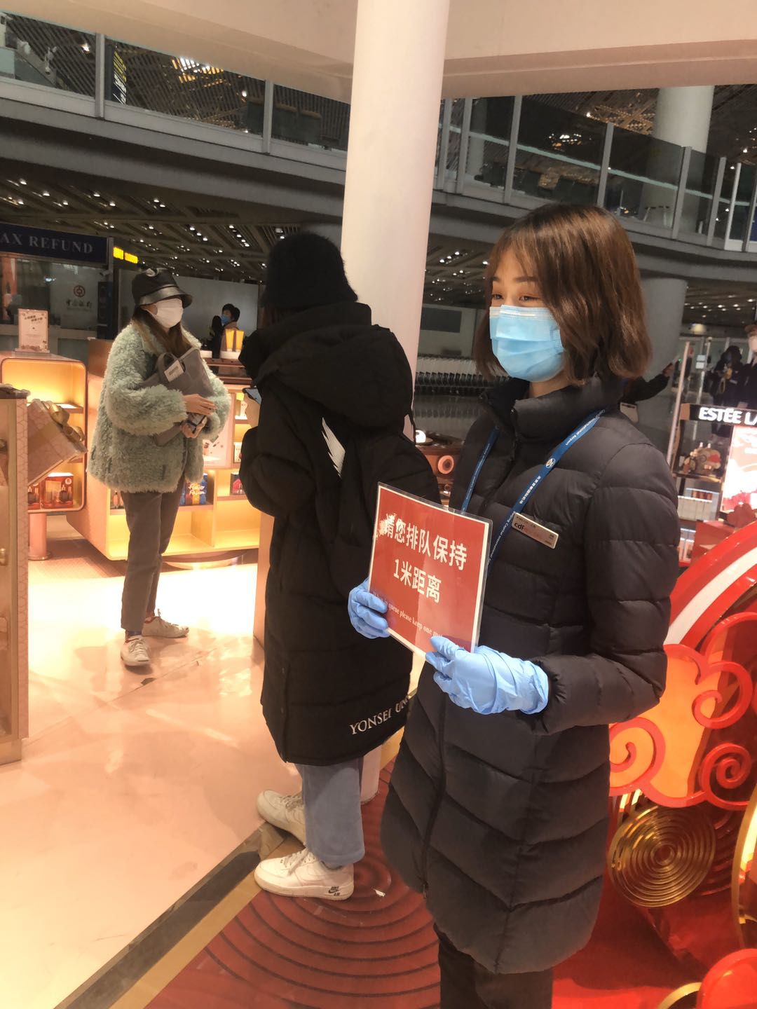 【中國免稅人在行動(dòng)·一線直擊篇】之十五： 不畏艱險(xiǎn)戰(zhàn)疫情，無私奉獻(xiàn)顯大愛