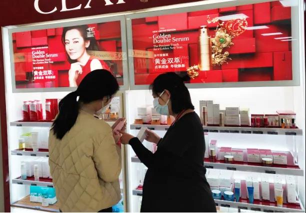 【中國免稅人在行動·一線直擊篇】之三十：疫情無情，服務(wù)有愛 致敬可愛的免稅人