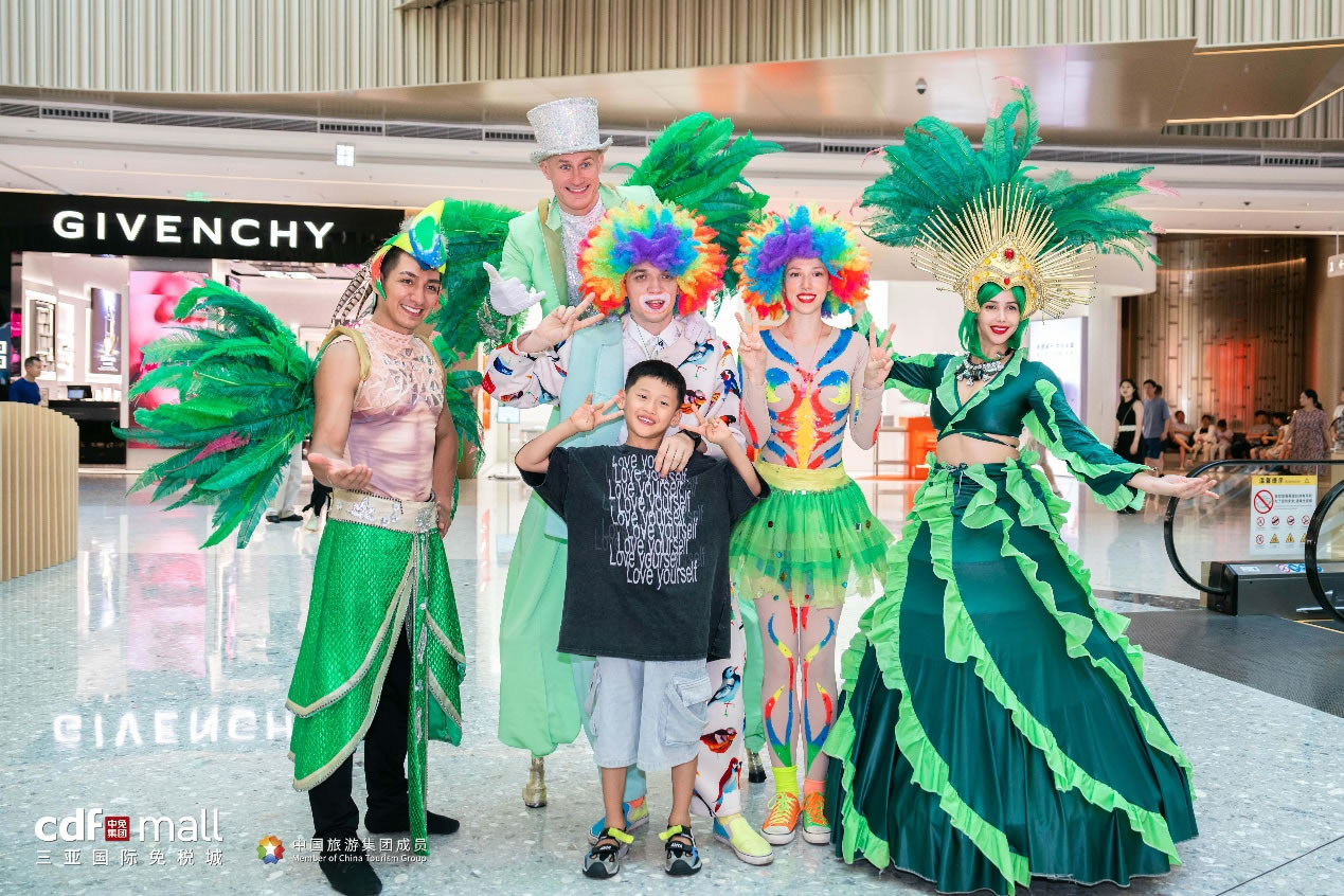 引領(lǐng)風潮樹標桿，cdf三亞國際免稅城十年免稅購物創(chuàng)新實踐