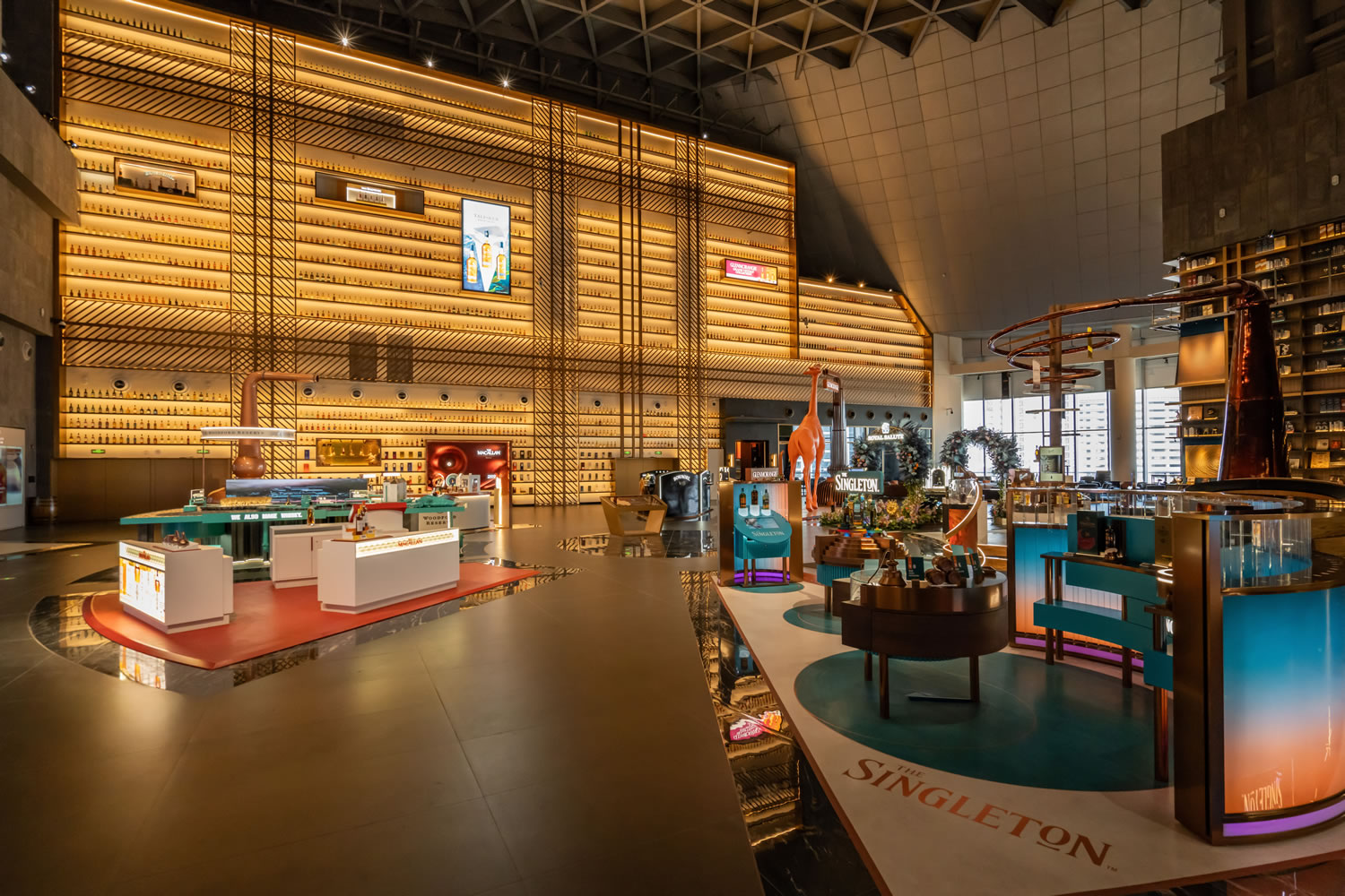 封關(guān)倒計時！中免集團(tuán)十余年深耕樹立海南離島免稅消費新標(biāo)桿